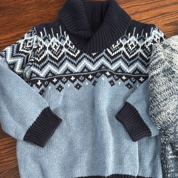 Sweater bundle - Picture 2 of 3